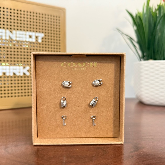 New Coach Signature Lock Key Earrings Set - Picture 1 of 10